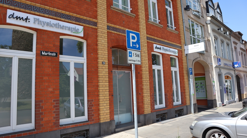 Außenansicht Gebäude der dmt. Physiotherapie Praxis in Rheinbach.
