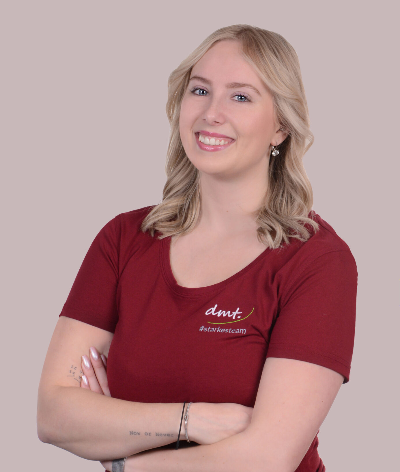 dmt. Therapie+ Bürokraft Luna Sonnenschein.